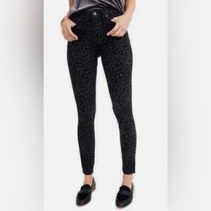 Madewell 9” Mid Rise Skinny Jean with Magic Pockets